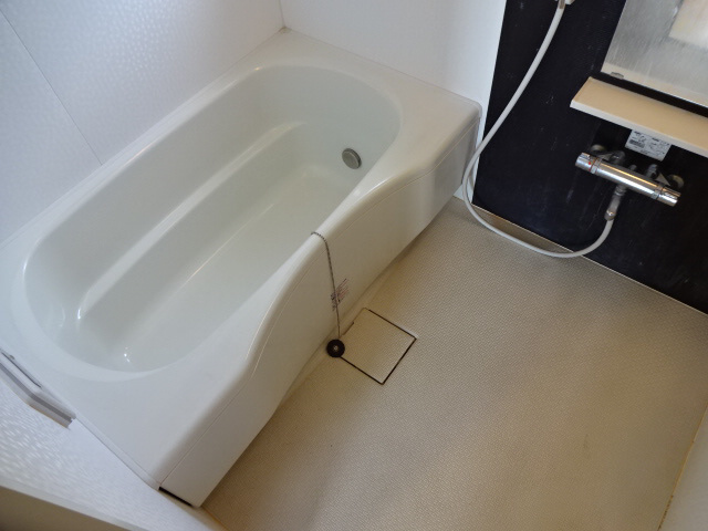 シャーメゾン高町の浴室