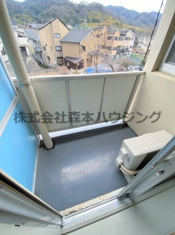 【バルコニー】 | 　ビレッジハウス倉治3号棟 | 開放的で明るい空間を演出してくれるバルコニーです