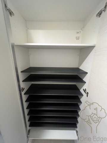 Alivis北梅田の玄関