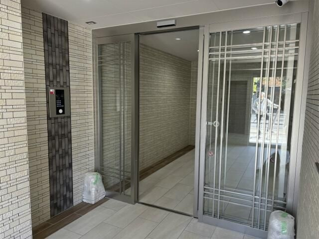 石見ビルのエントランス