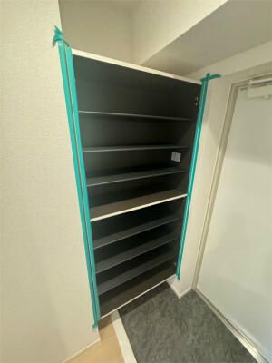 石見ビルの玄関