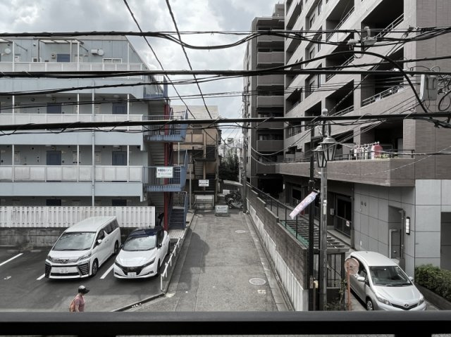 CB一橋学園の外観