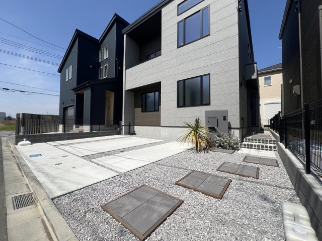 賑やかな街での暮らしに少し疲れたあなたへ。ぴったりなお家見つけました。【高座郡寒川町田端新築戸建】の駐車場|駐車場があります