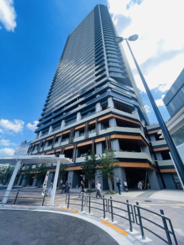 THE TOWER JUJOの外観