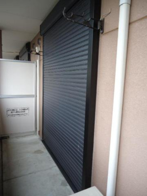 【内装】 | ホワイトベル | シャッター