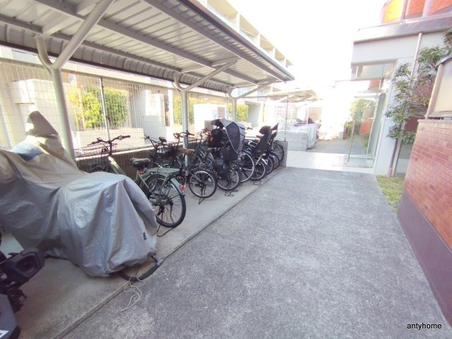 エスポワール緑地　仲介手数料無料の駐車場