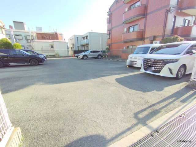 エスポワール緑地　仲介手数料無料の駐車場