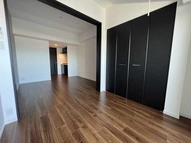 Ｓ－ＲＥＳＩＤＥＮＣＥ天満町ｂａｒｋの居間・リビング