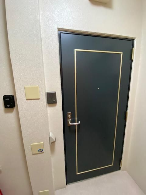 ドムスメルベーユの玄関