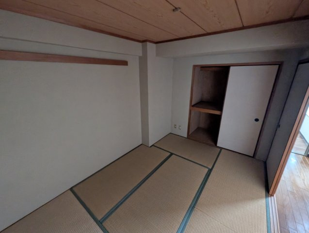 シュロス五月山Ⅲの和室