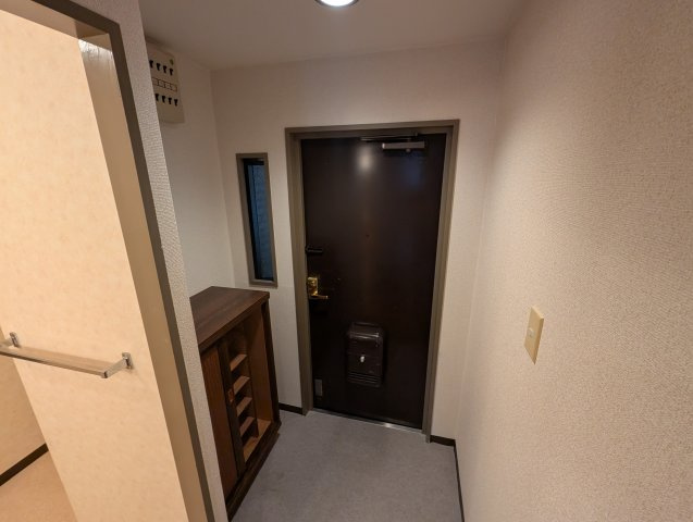 シュロス五月山Ⅲの玄関