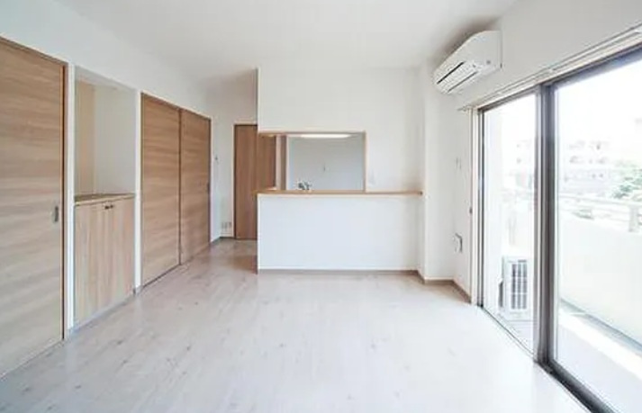 キャピタル岡本Ⅱの居間・リビング