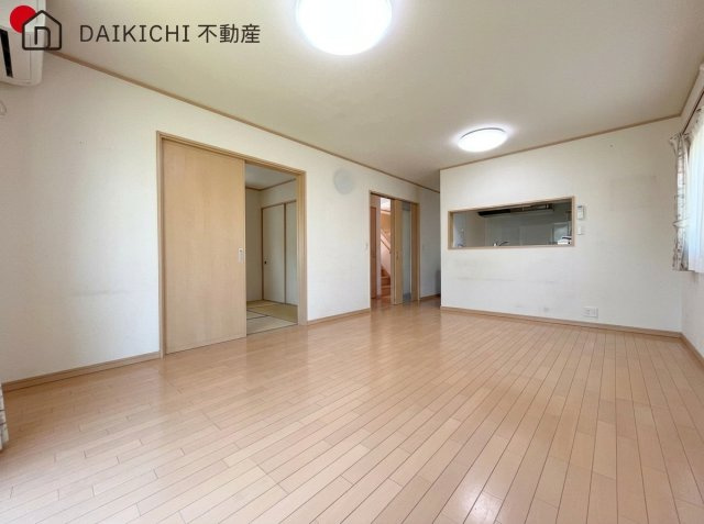【居間・リビング】 | 行田市南河原　中古戸建　