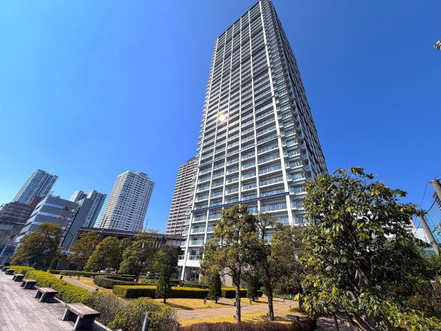新規リノベーション／38階からの東京を一望／海に隣接するベイクレストタワーの外観
