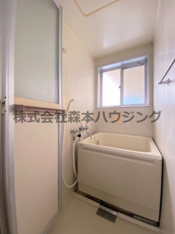 【浴室】 | 　ビレッジハウス倉治3号棟 | きれいなお風呂です