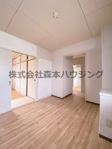 【居間・リビング】 | 　ビレッジハウス倉治3号棟 | こちらの居間で趣味の時間をお楽しみください