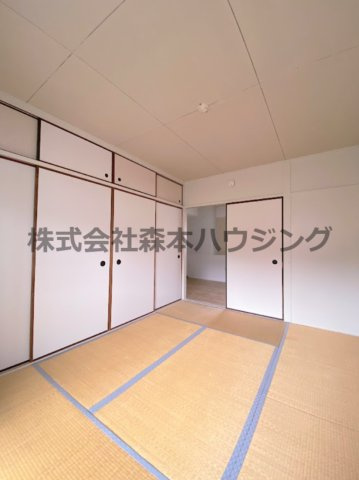 【和室】 | 　ビレッジハウス倉治3号棟 | 柔らかい畳が心地よい和室