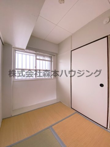 【和室】 | 　ビレッジハウス倉治3号棟 | 落ち着いた雰囲気の和室付きです