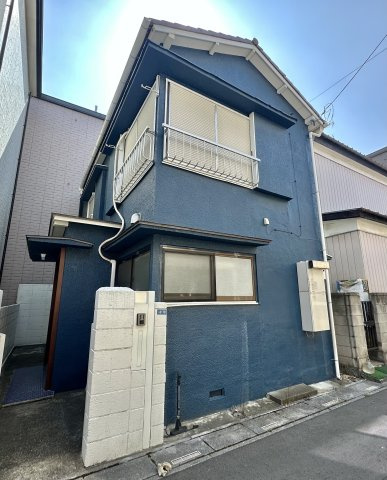 川口芝富士貸家の外観