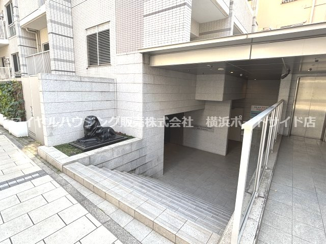 【エントランス】