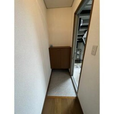 筑紫野市美しが丘南１丁目のアパートの玄関