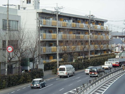 【外観】 | メゾンドール野方 | 鉄筋コンクリート造のがっちりとした建物。