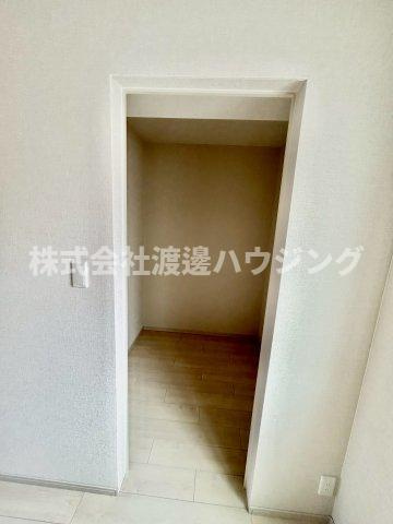 グラッドネス江坂の収納|ウォークインクローゼット
