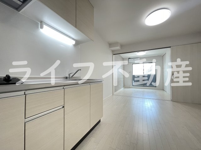 ティアラ北巽の内装|明るい色調の室内です