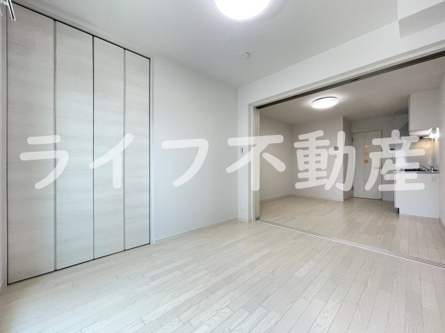 ティアラ北巽の洋室|落ち着いた色調の洋室です