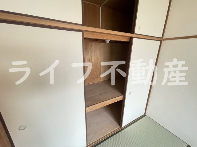 ガーデンハウスの収納|小物を収納するのに便利です