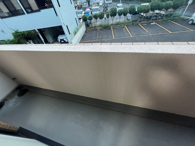 府中市紅葉丘２丁目の賃貸マンションのバルコニー|※別号室の参考写真です