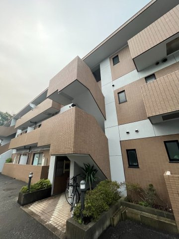 府中市紅葉丘２丁目の賃貸マンションの外観