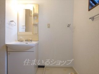 メゾン・エスポワール・アラタニの洗面所|シャンプードレッサー・窓あり