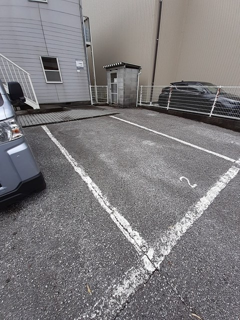 【駐車場】