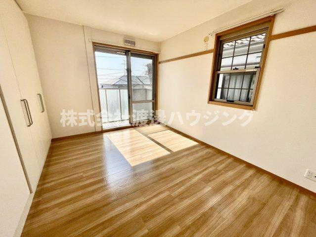 大塚様戸建貸家Ⅱの居間・リビング