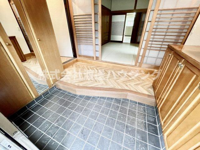 猪名寺1丁目貸家の玄関