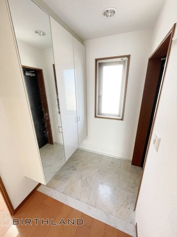 ポレスター鶴見坦　中古マンションの玄関