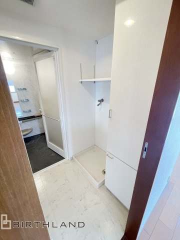 ポレスター鶴見坦　中古マンションの独立洗面台