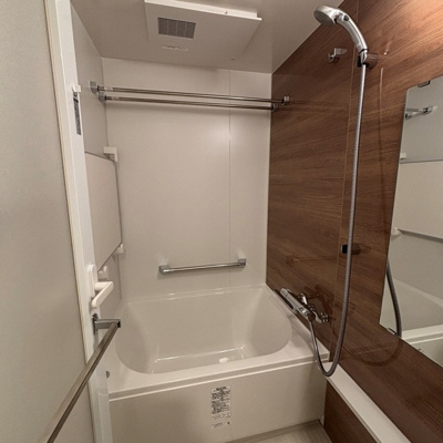 【浴室】 | パークアクシス新宿百人町 | ※写真は同タイプ住戸です。