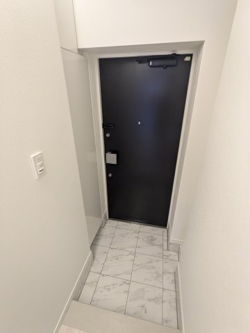 花の木ライズの玄関|401号室
