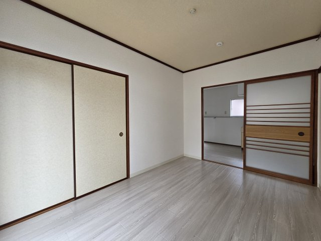 東山ハイツの居間・リビング