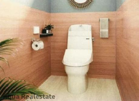 丸亀市中府町３丁目　新築戸建てのトイレ