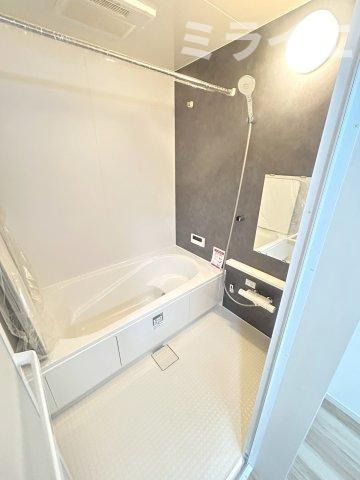 【新築戸建】札幌市北区太平4条4丁目1棟の浴室|追焚機能・浴室乾燥機能完備しています。