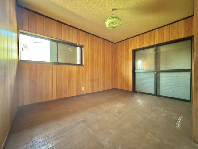 古河市茶屋新田中古戸建の洋室