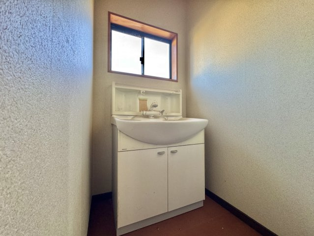 古河市茶屋新田中古戸建の洗面所