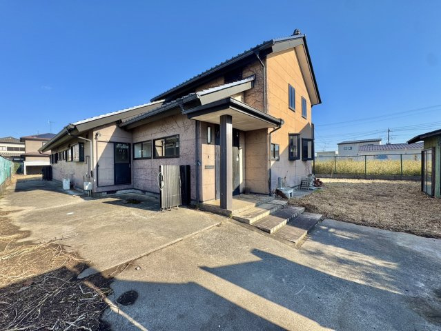古河市茶屋新田中古戸建の駐車場