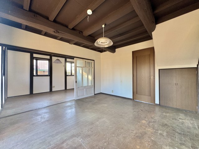古河市茶屋新田中古戸建の洋室