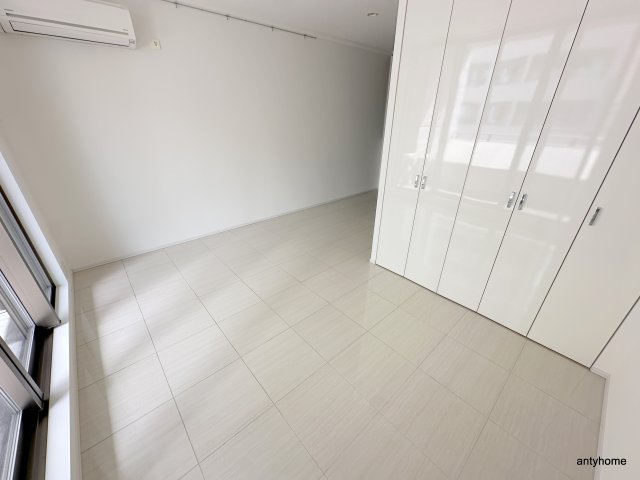 ガリレイ新町　仲介手数料無料の居間・リビング