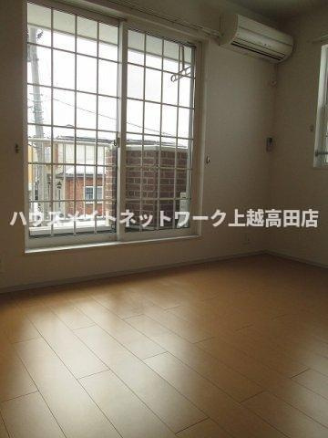 アルカンシェルＡの居間・リビング|ＬＤＫ