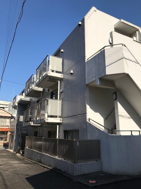 プラージュ石川町の外観